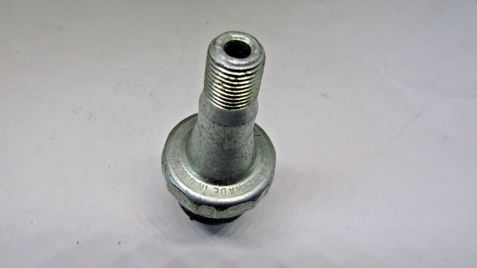 Переключатель датчика давления масла двигателя Standard Motor Products PS64 с подсветкой - Изображение 2 из 4