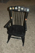 MECEDORA MUSICAL VINTAGE DE MADERA Antigua de 27" de Alto NIÑOS Negra Juega Resistente