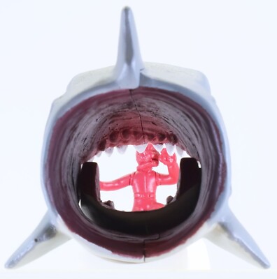 TAKARA TOMY ARTS JAWS 3 APPROACHING FANGS Diorama Mini Figure
