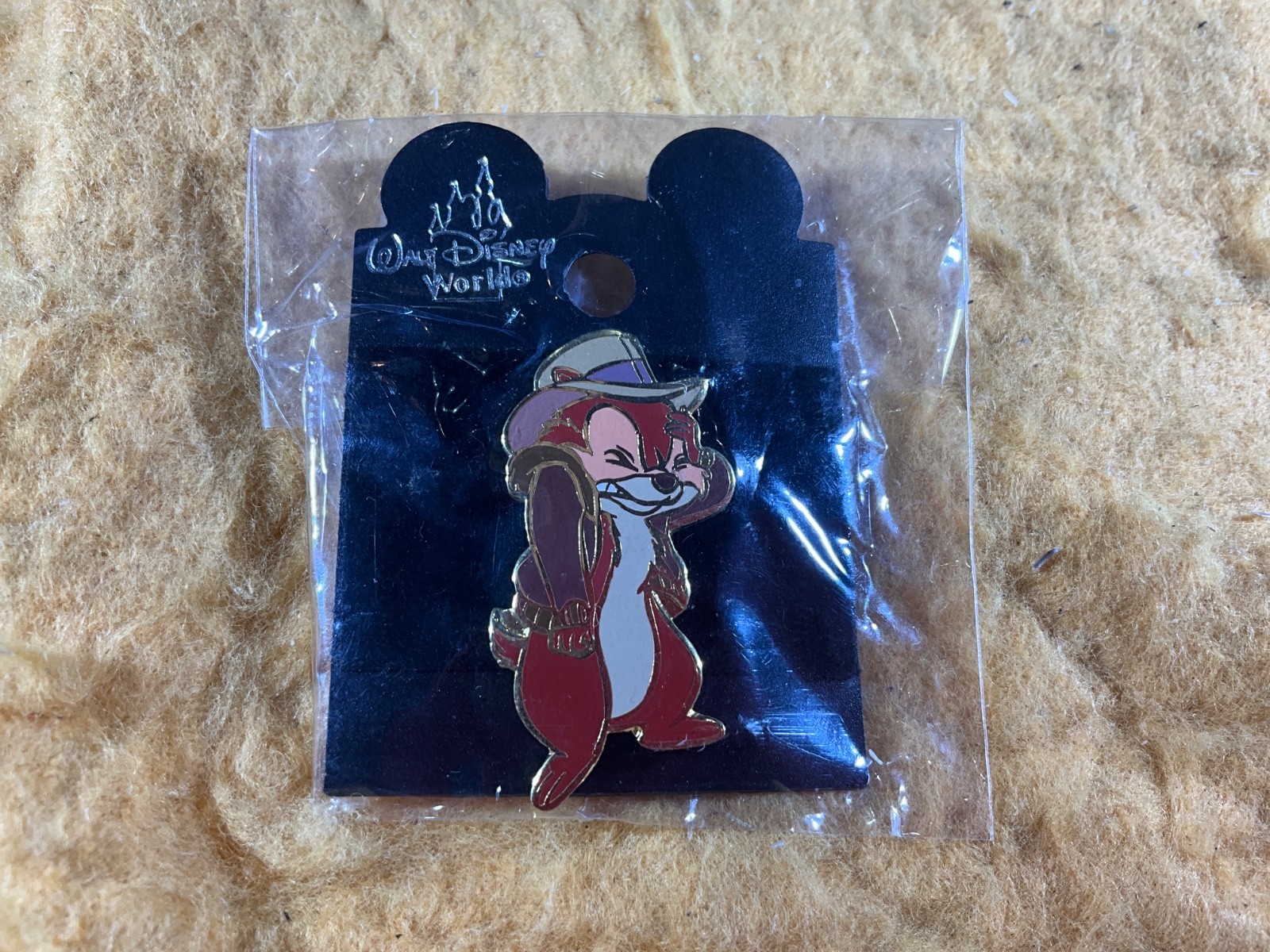 M12-67 DISNEY PIN - CHIP & DALE - CHIP WITH A INDIANA JOHNES HAT AND JACKET 2003