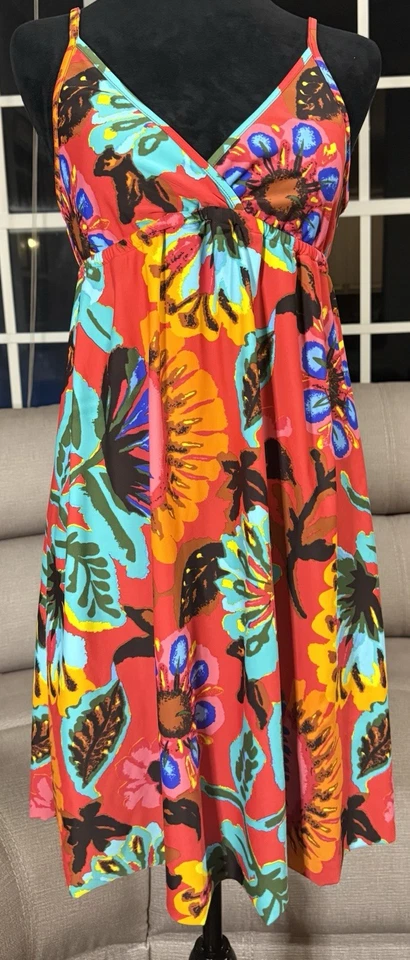 Lucky Brand, Vestido de Natación Rojo Estampado Grande Floral Encubrimiento, Talla Pequeña/Mediana Foto 2 de 4