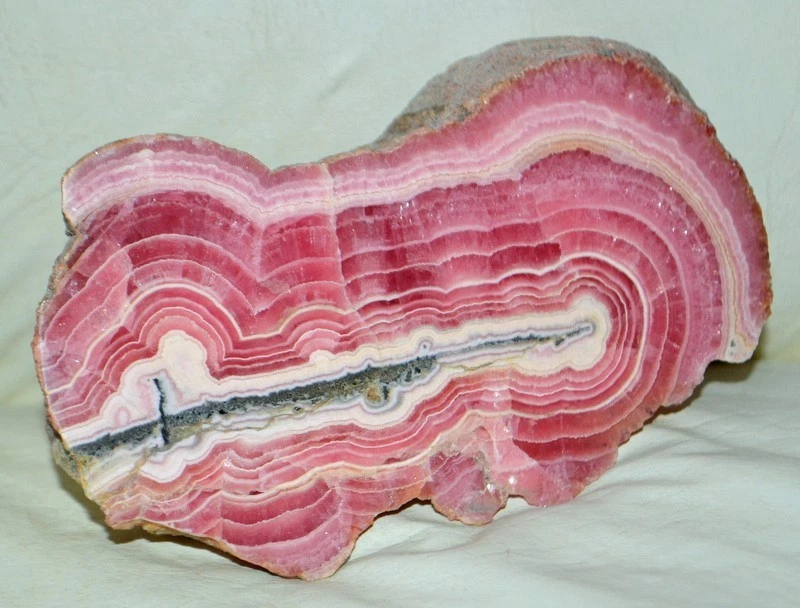 Big Rhodochrosite Banded Formation Slab from Argentina * deep red - Image 2 of 4