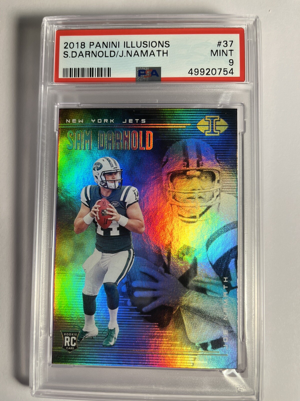 2018 Panini Illusions - #37 Joe Namath 💥Sam Darnold (RC)⭐️PSA 9 NICE‼️