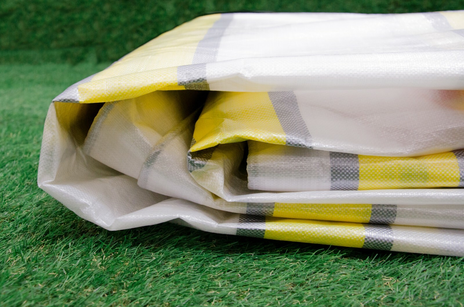 Heavy Duty Poly Tarps Roof Tarpaulin, PE 220GSM Yellow Silver White