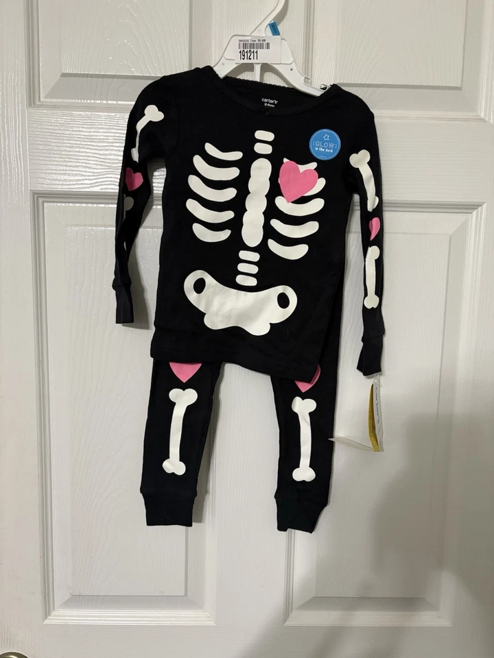 Carter’s Glow-in-the-Dark Skeleton Pajama Set 24M – Black with Pink Hearts - Image 3 of 4