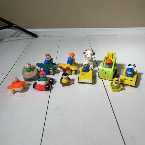 Vintage Fisher Price Little People Vehicle And People Lot 1 Wooden Person