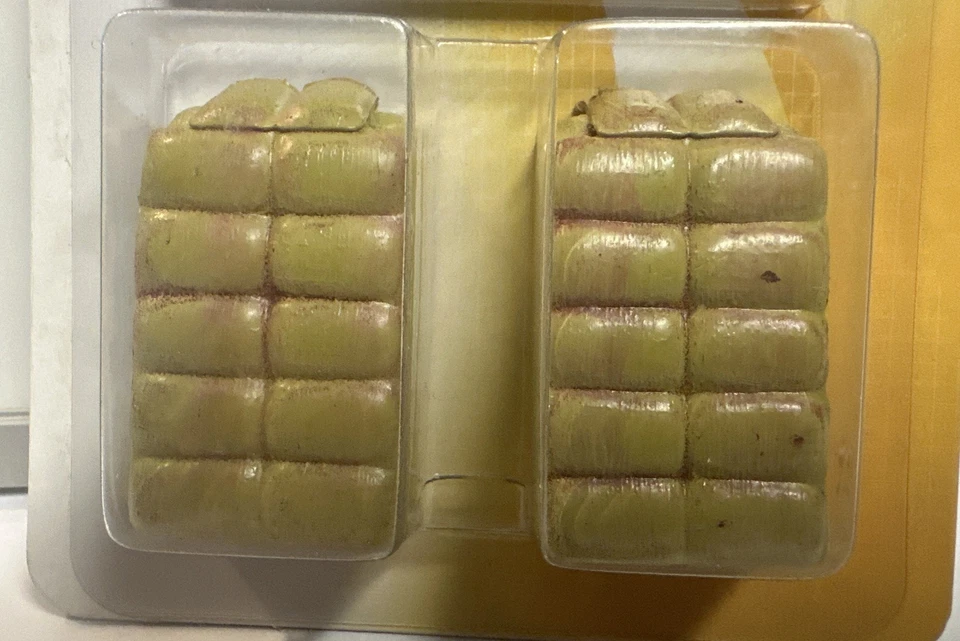 Mini Details HO Scale Stacked 50 Pound Sacks Load #20213 - Image 2 of 4