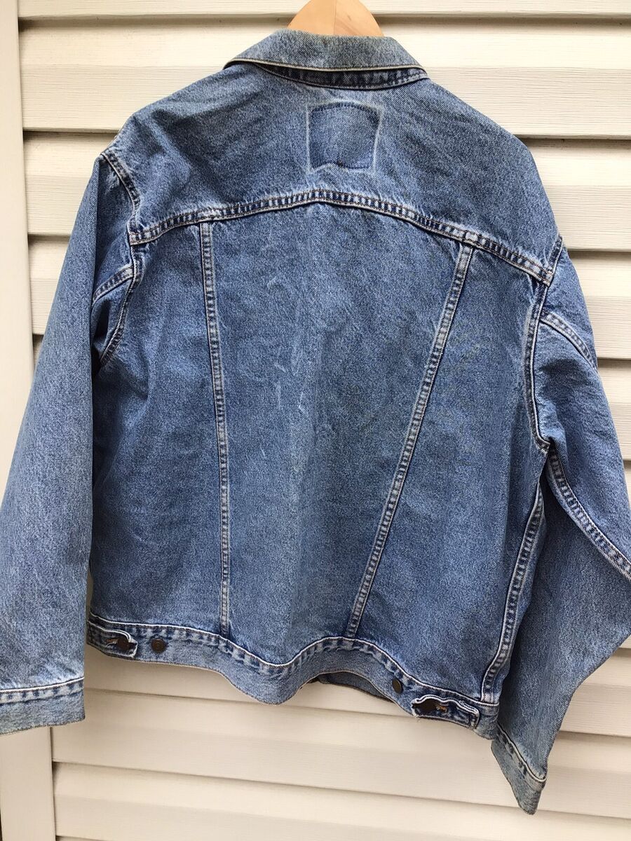LEVI's Blue Denim Jean Trucker Jacket VINTAGE Sz. L Red LEVI's Blue Denim Jean Trucker Jacket VINTAGE Sz. L Red
