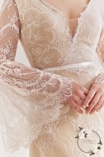 Vintage Lace Boho Wedding Dress Open Back Boho Long sleeve Boho Lace with Train