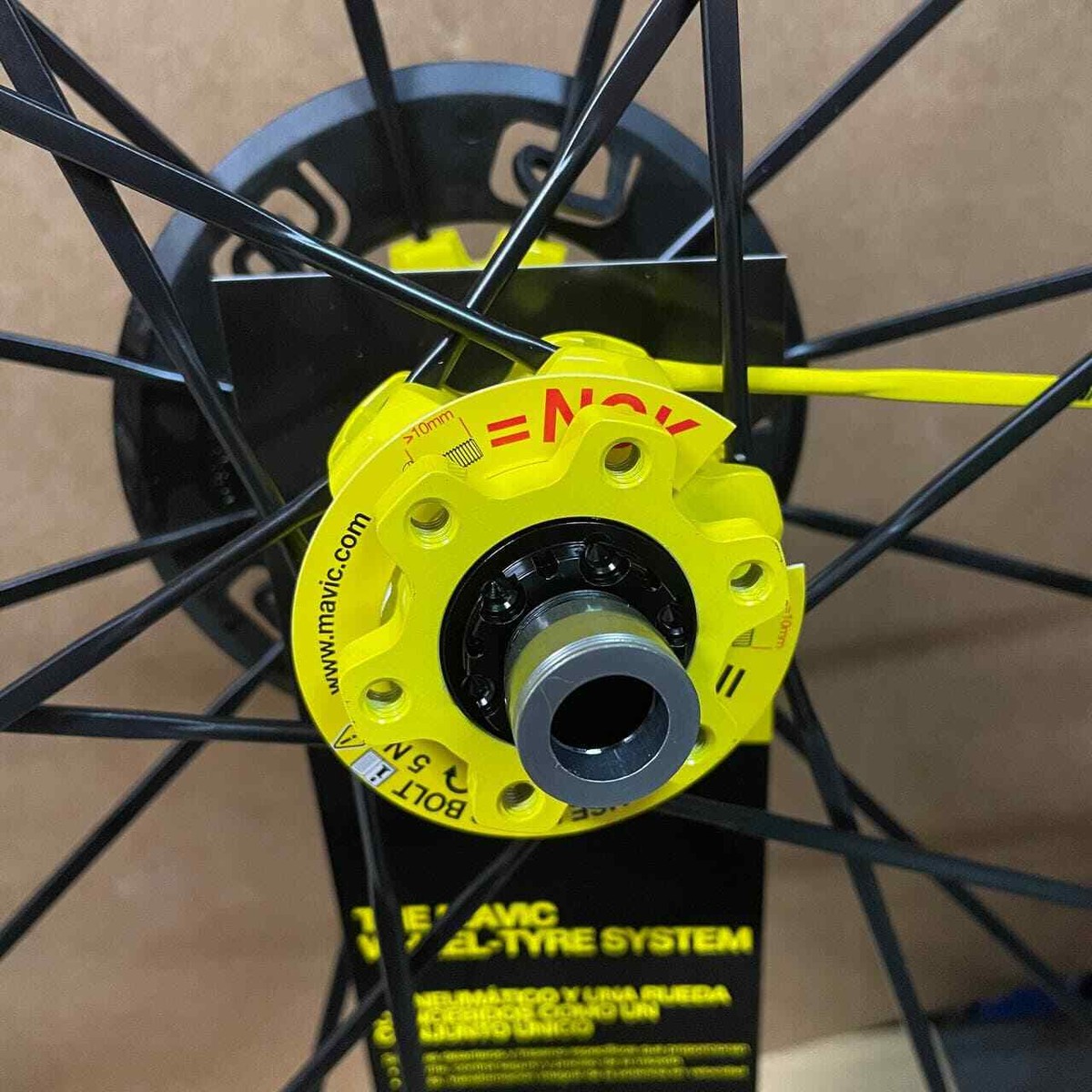 MAVIC MTB WHEELSET DEEMAX PRO 650B/27.5 INTL WITH TIRE 2.4 BLACK MAVIC MTB WHEELSET DEEMAX PRO 650B/27.5 INTL WITH TIRE 2.4 BLACK