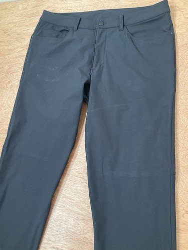 Pantalones Lululemon Hombre 33x30 Negro ABC Performance Elastizados 3 Bolsillos Traseros Logo - Imagen 3 de 13