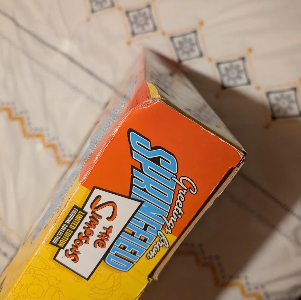 The Simpsons 25-teiliges Sammlerset - inklusive exklusiver Golden Homer Figur - Bild 3 von 3