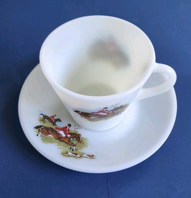 Pyrex JAJ Vintage Tasse & Untertasse mit Jagdszene Tasse H7 cm Untertasse D14,5 cm sehr guter Zustand.