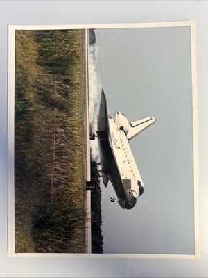 NASA STS 47 Endeavour Landing After 8 Day Mission Press Photo 92PC 1935