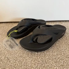 OOFOS Unisex Original Sandal Style #1000, Black, Size M5, W7, New In Bag