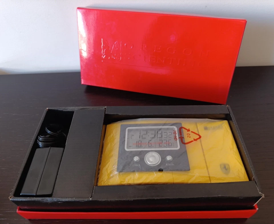 OREGON SCIENTIFIC FAP301-Y FERRARI SILVERSTONE Stazione Meteo Sveglia Proiezione - Immagine 3 di 4