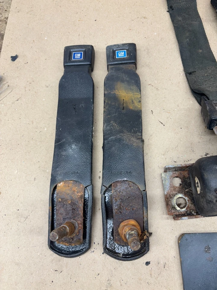 1970 1981 CAMARO FIREBIRD CINTURÓN DE SEGURIDAD NEGRO JUEGO TODOS LOS RETRACTORES HEBILLAS O Foto 2 de 4