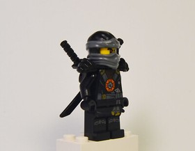 LEGO Ninjago Cole Minifigure Deepstone Armor Possession 70738