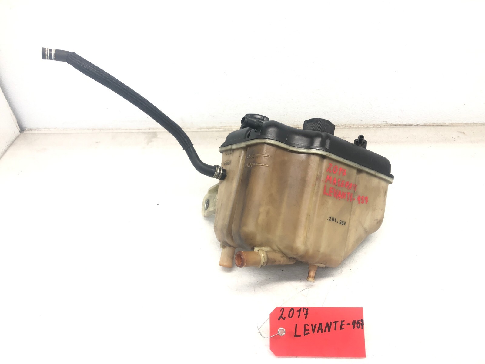 2017-2022 MASERATI LEVANTE 3.0L ENGINE COOLANT RESERVOIR EXPANSION TANK OEM
