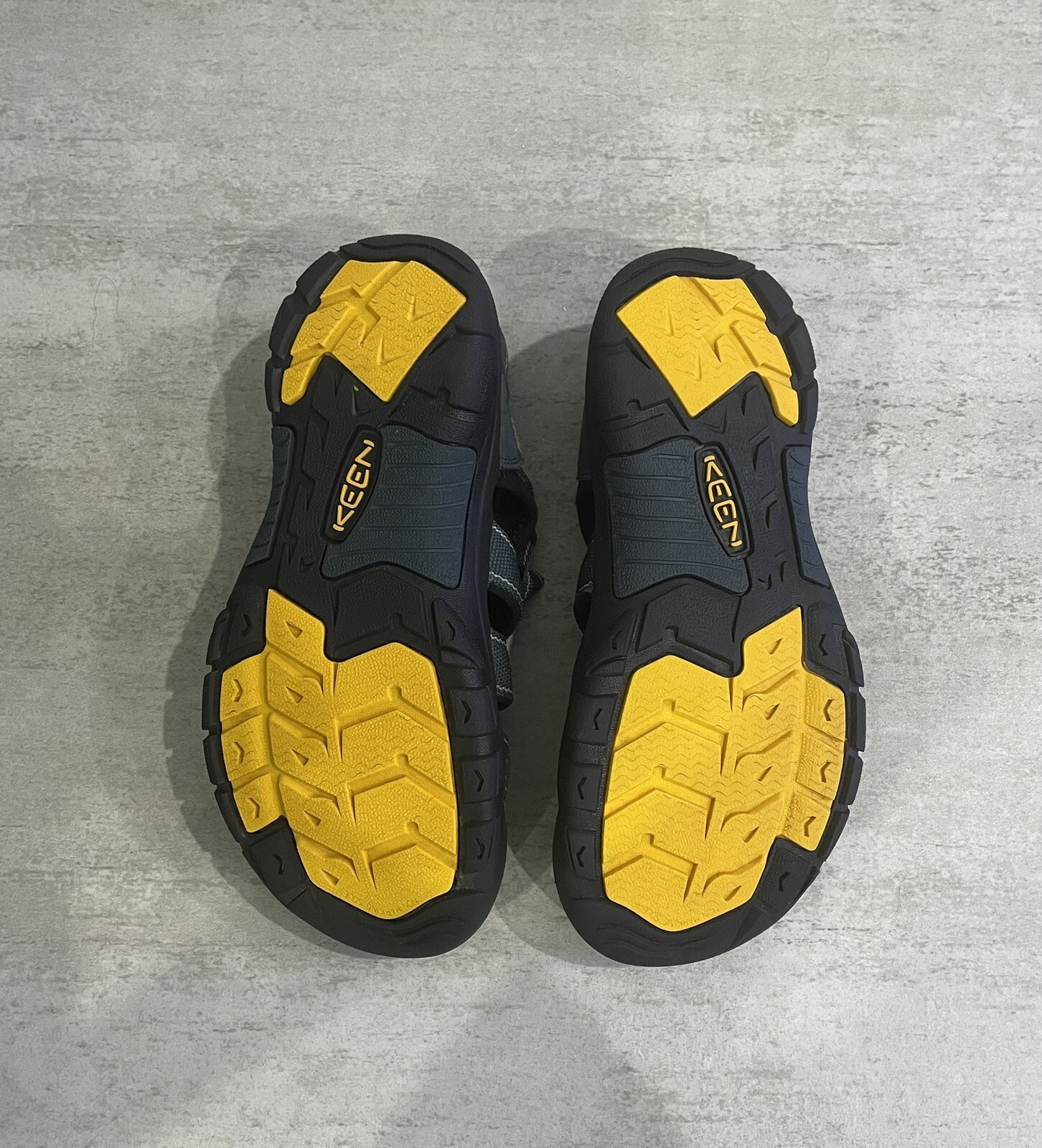 KEEN scarpe punta chiusa