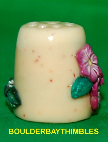 BOULDER BAY THIMBLE - FLORAL #346 BURGUNDY on CREAM BACKGROUND - Picture 4 of 4