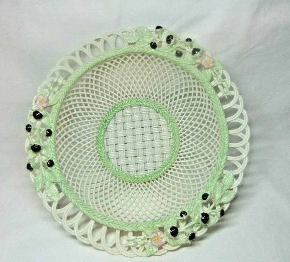 Belleek Porcelain Basket Bowl Berries Flowers Floral Basket Weave Irish Boxed - Image 3 of 4