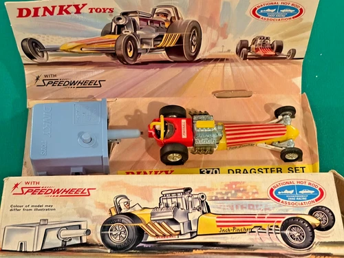 VINTAGE DINKY TOYS SPEEDWHEELS 370 DRAGSTER SET WITH BOX & DISPLAY STAND ORIG