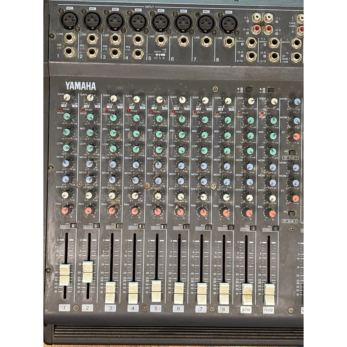 Yamaha EMX 2000 Powered Mixer Console, 12-Channel, 7-Band EQ