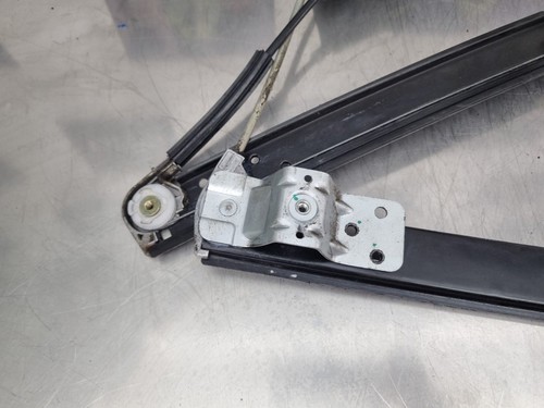 AUDI A4 B7 2004-2008 4DR SALOON WINDOW REGULATOR FRONT DRIVER NO MOTOR - Picture 13 of 14