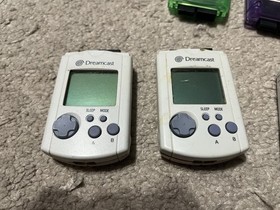 Sega Dreamcast Memory Card + 2 VMU Lot