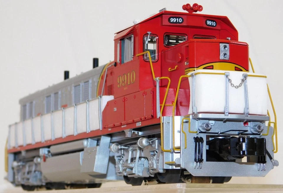 Lionel 6-38547 Santa Fe Legacy GENSET 9910 Diesel Switcher LNIB C-8 DieCast 1/48 - Image 3 of 4