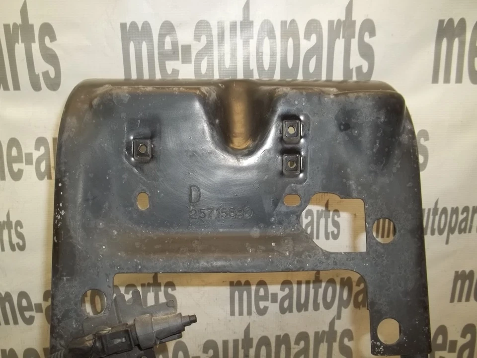 00-05 Cadillac Deville capó pestillo montaje marco soporte 25715890 OEM Foto 2 de 4