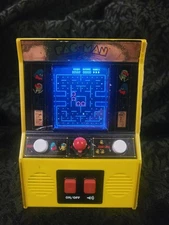 Basic Fun Arcade Classics - Pac-Man Color LCD Retro Mini Arcade Game, 2 Players