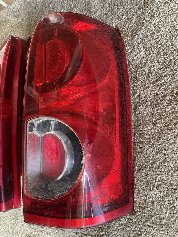 GENUINE VY VZ ADVENTRA WAGON TAILLIGHTS GM LX6 LX8 SX6 CX6 PAIR - image 2 of 4
