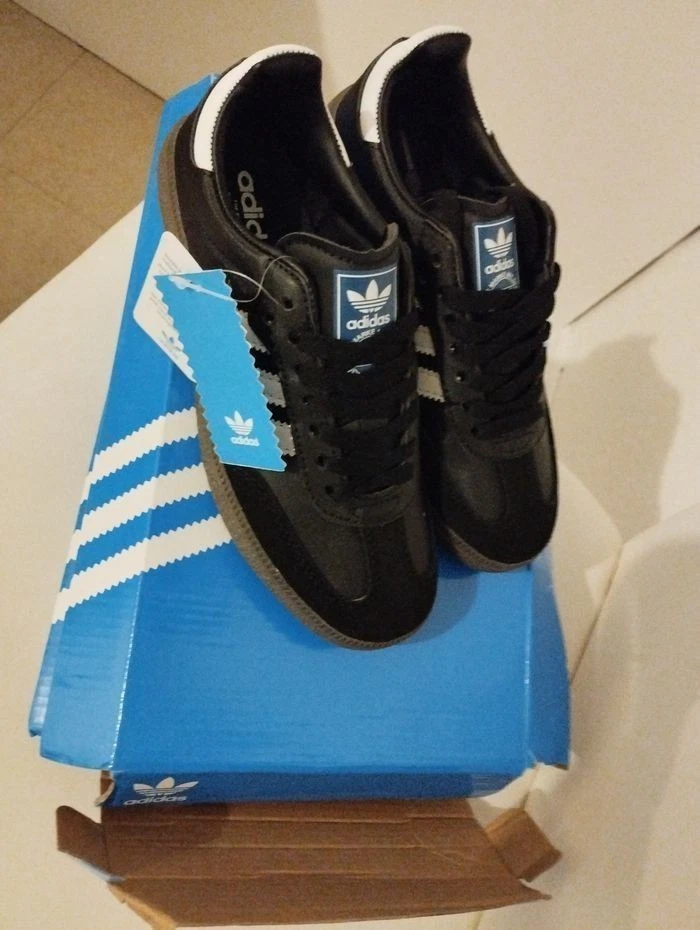 Chaussures Adidas Homme - Photo 2/2