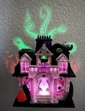 Bath & Body Works Wallflowers Plug In Haunted House Chateau Light Up Projector
