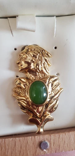 Native American Harvest  Natural Nephrite BC Jade Canadian Gold tone Brooch Pin 