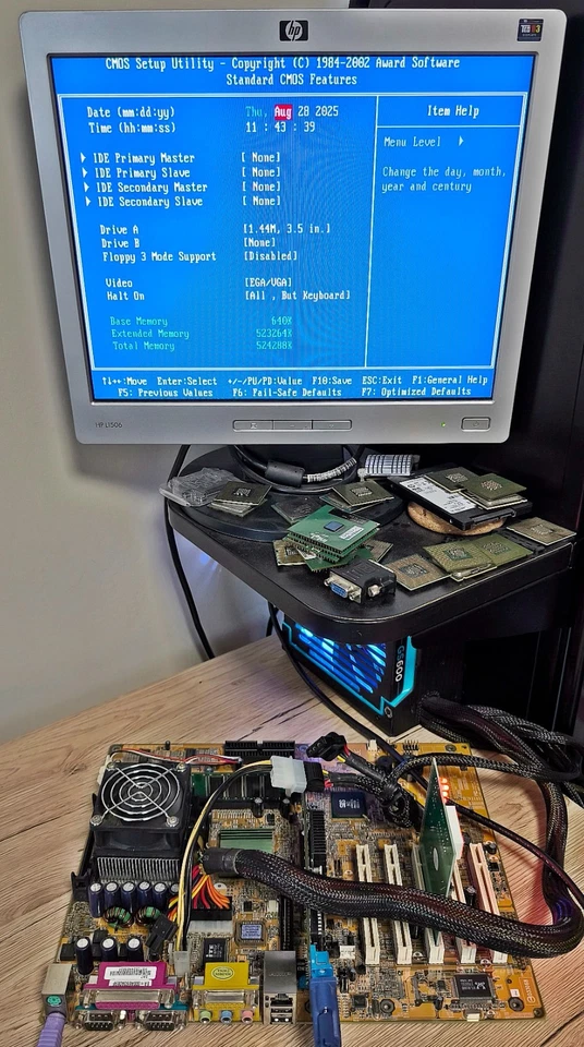 ABIT SA7 Rev. 1.01 Socket 478 DDR1 AGP ATX SiS 645DX Motherboard + CPU + RAM - Image 2 of 4