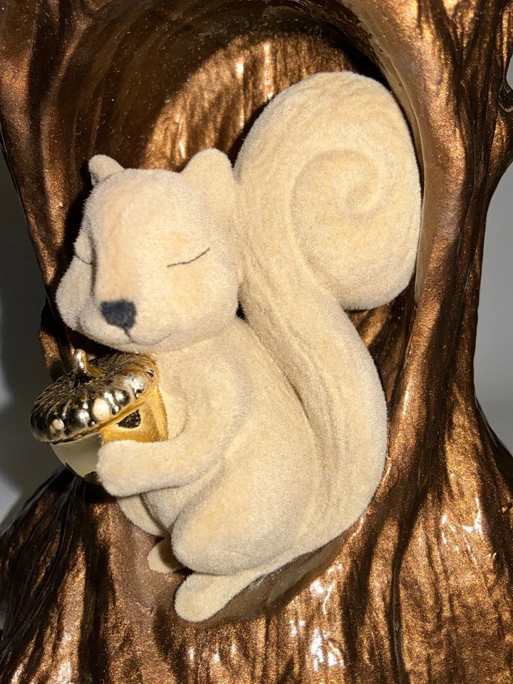 Bath & Body Works Flocked Squirrel in Tree Stump 3 фитиля подсвечник бронзовый новый с ценниками - Изображение 2 из 4