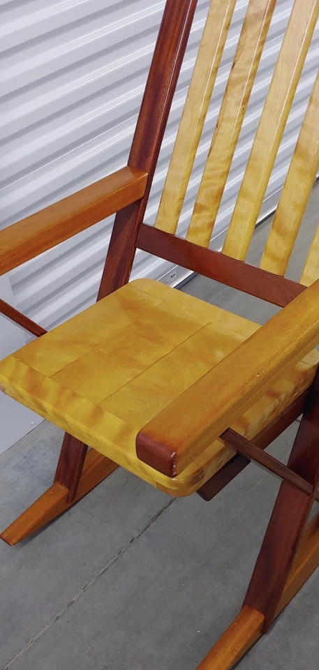 Mecedora vintage artesanal de arce primitivo hecha sin sujetadores mecánicos Foto 4 de 4