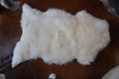 Super Thick and Soft Natural Cream XL Australian Sheepskin Rug - Picture 9 of 9
