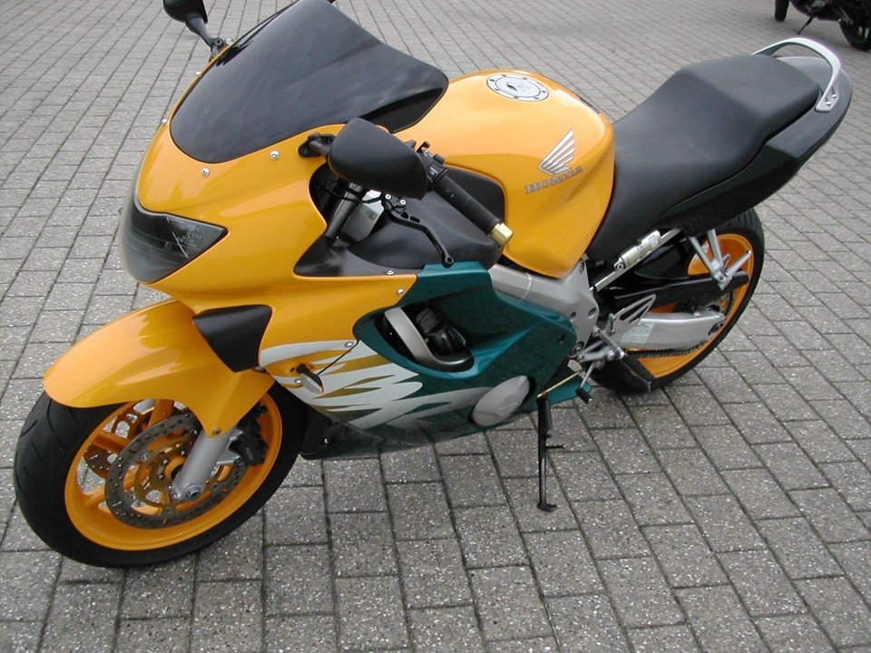 Honda cbr 600f4