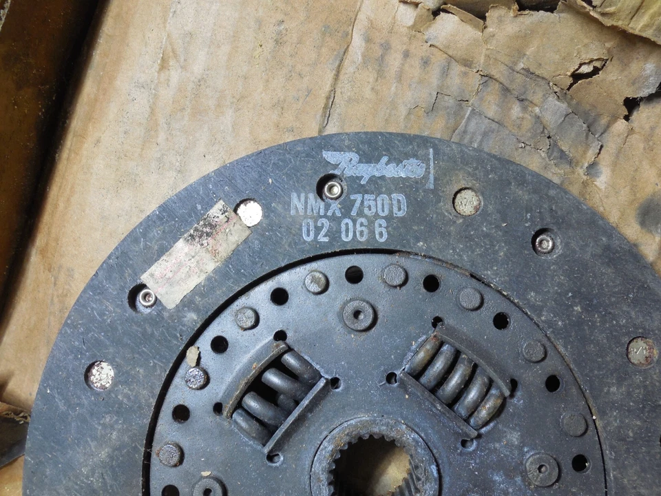 Disco de fricción de embrague remanufacturado perfección RCF48583 para camioneta Isuzu Foto 3 de 4