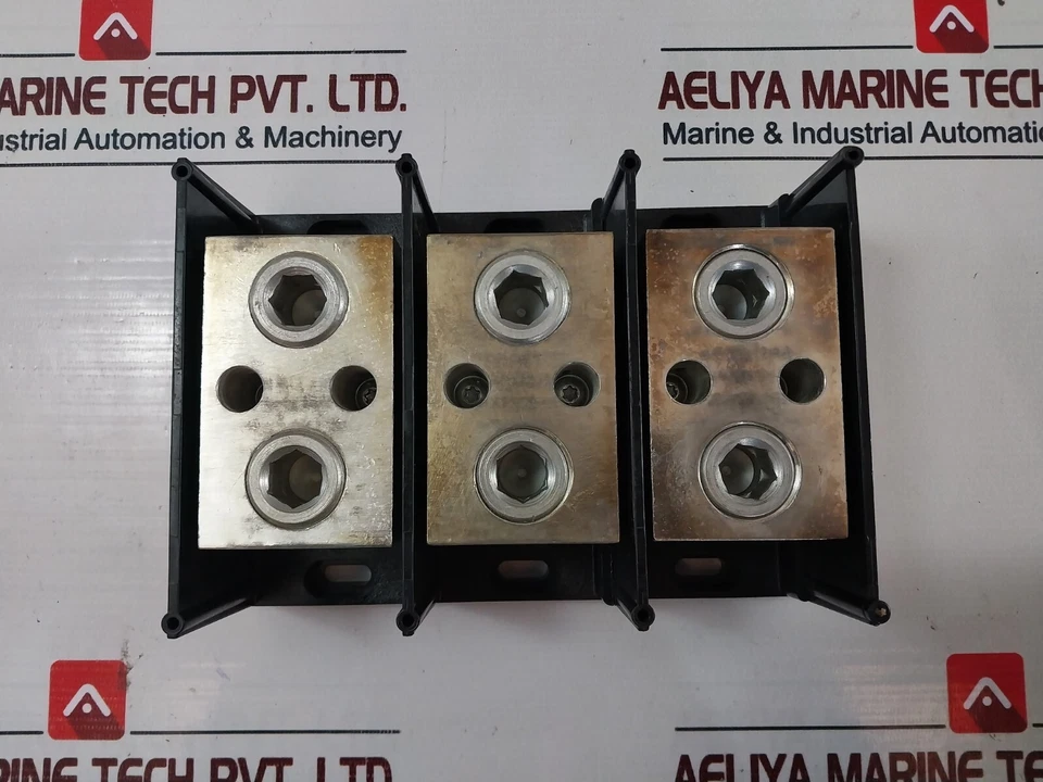 FERRAZ SHAWMUT 69003 3 Pole Large PDB Power Distribution Box - Image 4 of 4