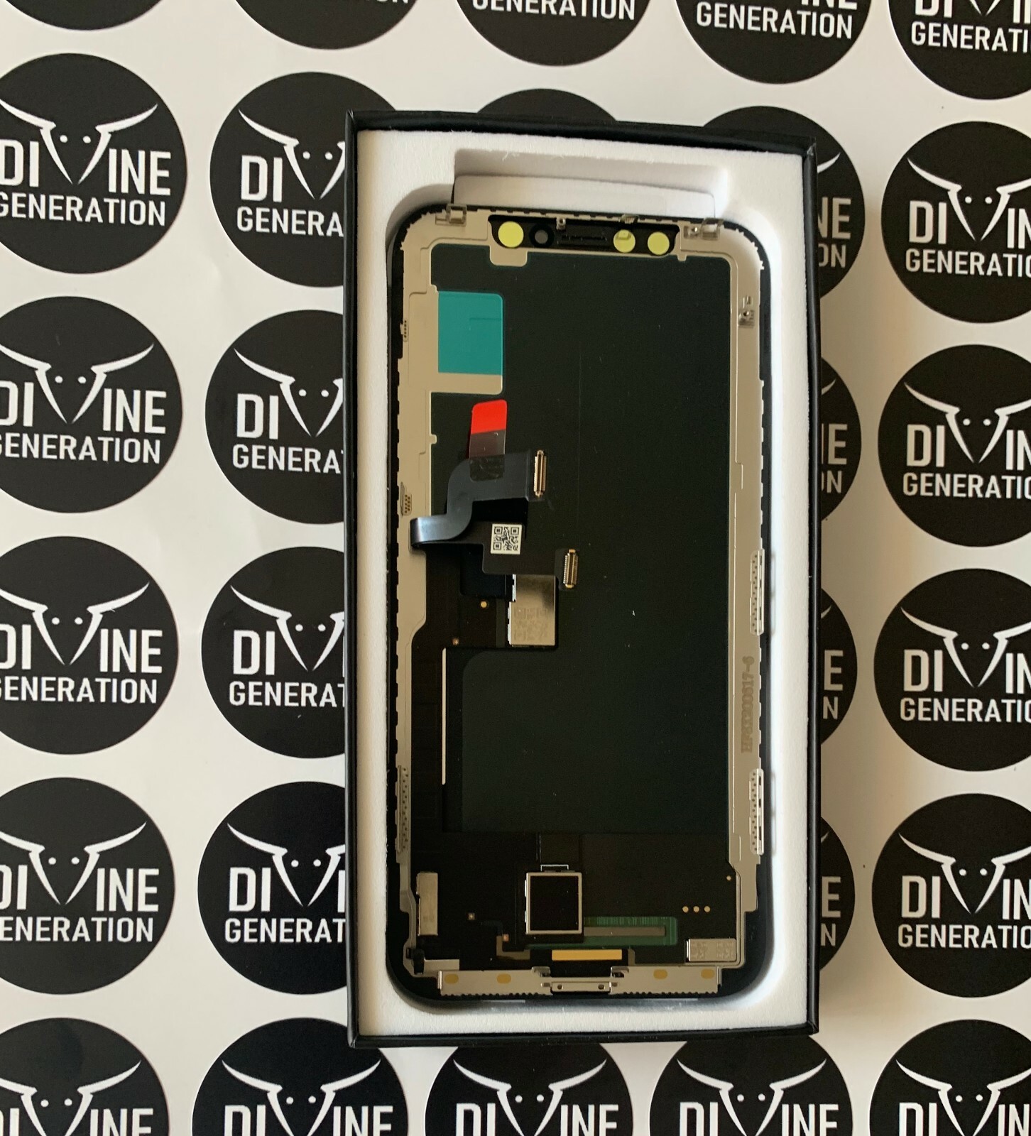 Ecran pour Apple iPhone X de marque Divine Generation dalle OLED noire - 3