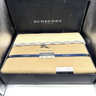 BURBERRY LONDON HUGE LAMSWOOL BLANKET (BRAND NEW IN BOX) 140cmx200cm SUPER RARE