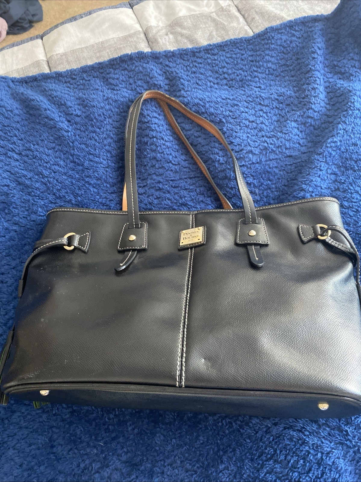 Dooney & Bourke handbag leather Black With Red Interior *Pre Owned