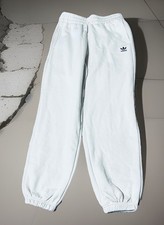 Adidas Women  s Small Originals cream-colored Essentials fleece joggers NWT