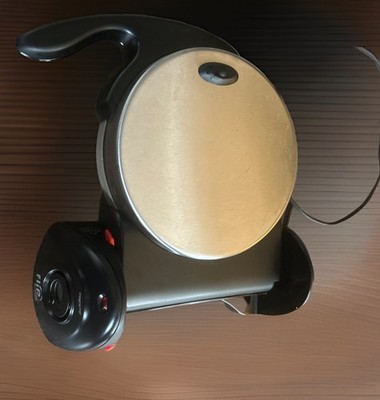 Presto FlipSide Belgian Waffle Maker Electric Ceramic Nonstick Surface works! 