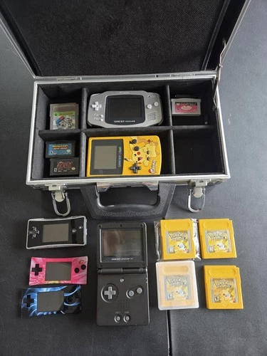 HUGE GAMEBOY AND  GAMES LOT (PIKACHU 1999 AND MORE, Advance/sp, Color, Micro)